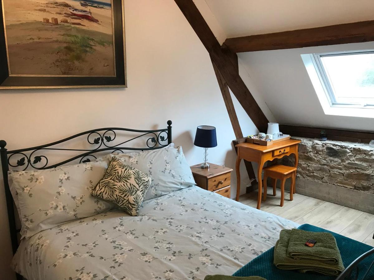 Ferme De Noyes Bed & Breakfast Sourdeval Eksteriør bilde