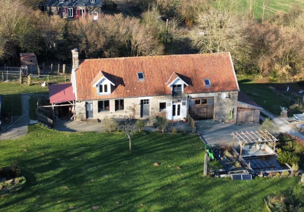 Ferme De Noyes Bed & Breakfast Sourdeval Eksteriør bilde