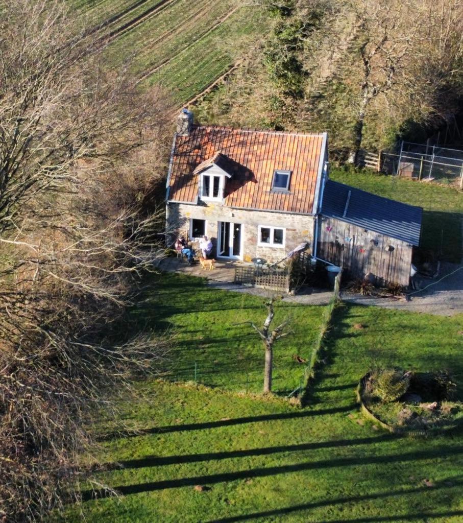Ferme De Noyes Bed & Breakfast Sourdeval Eksteriør bilde